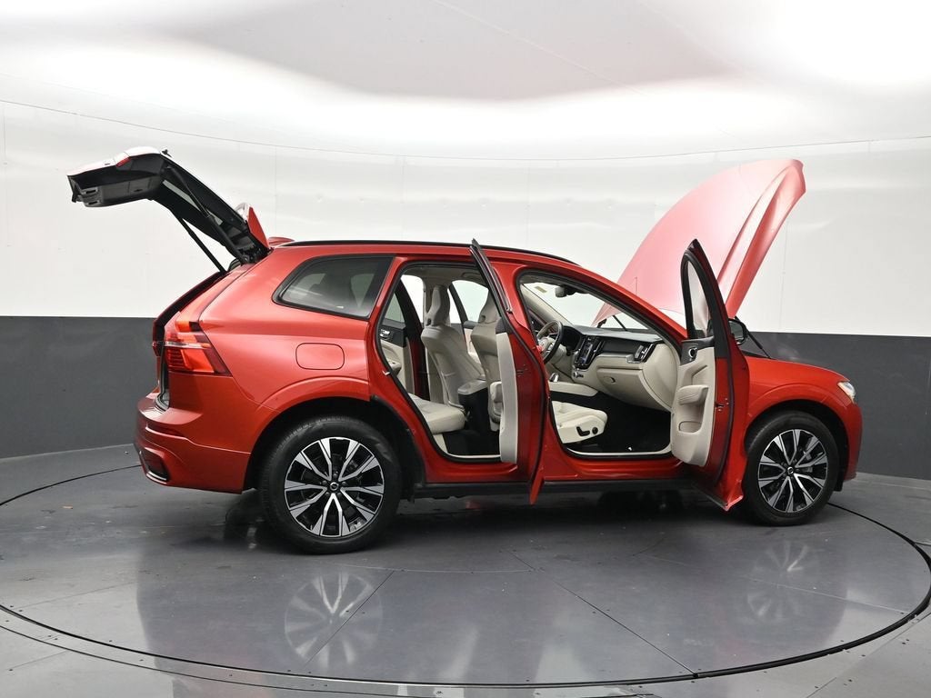 2024 Volvo XC60 B5 Core Dark Theme