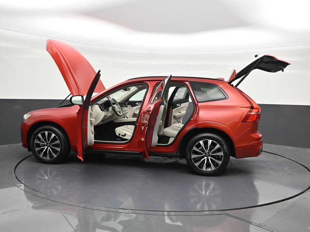 2024 Volvo XC60 B5 Core Dark Theme