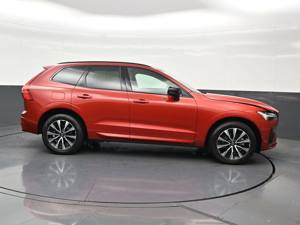 2024 Volvo XC60 B5 Core Dark Theme