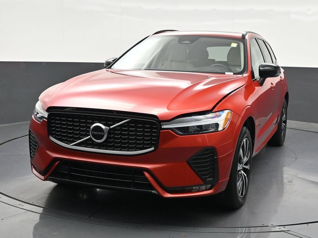 2024 Volvo XC60 B5 Core Dark Theme