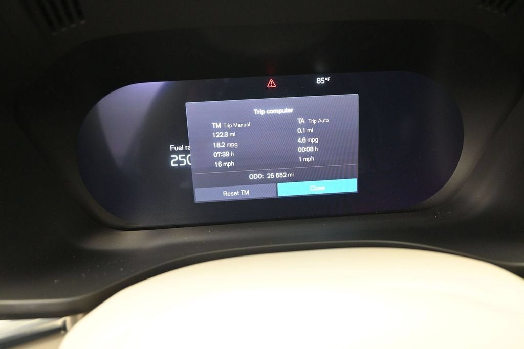 2024 Volvo XC60 Core Dark Theme