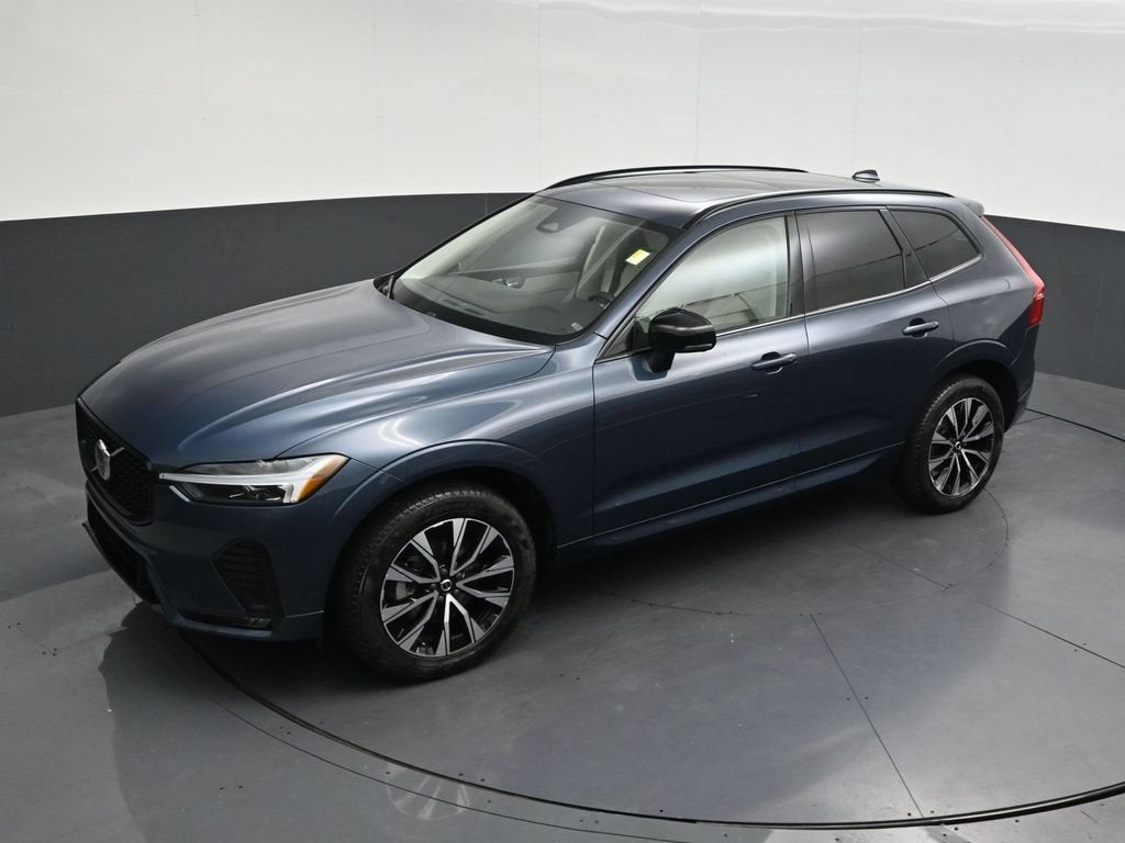 2024 Volvo XC60 Core Dark Theme