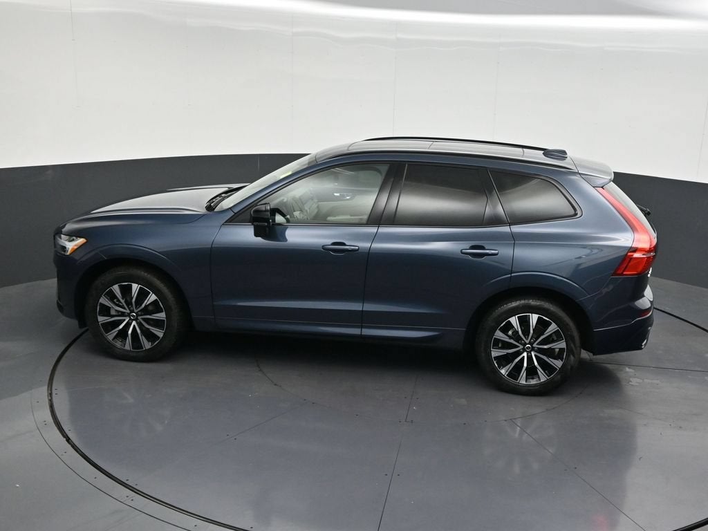 2024 Volvo XC60 Core Dark Theme