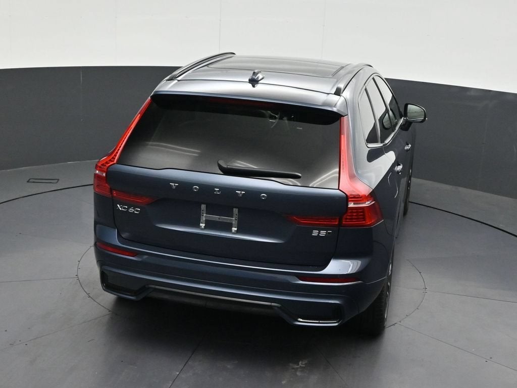 2024 Volvo XC60 Core Dark Theme