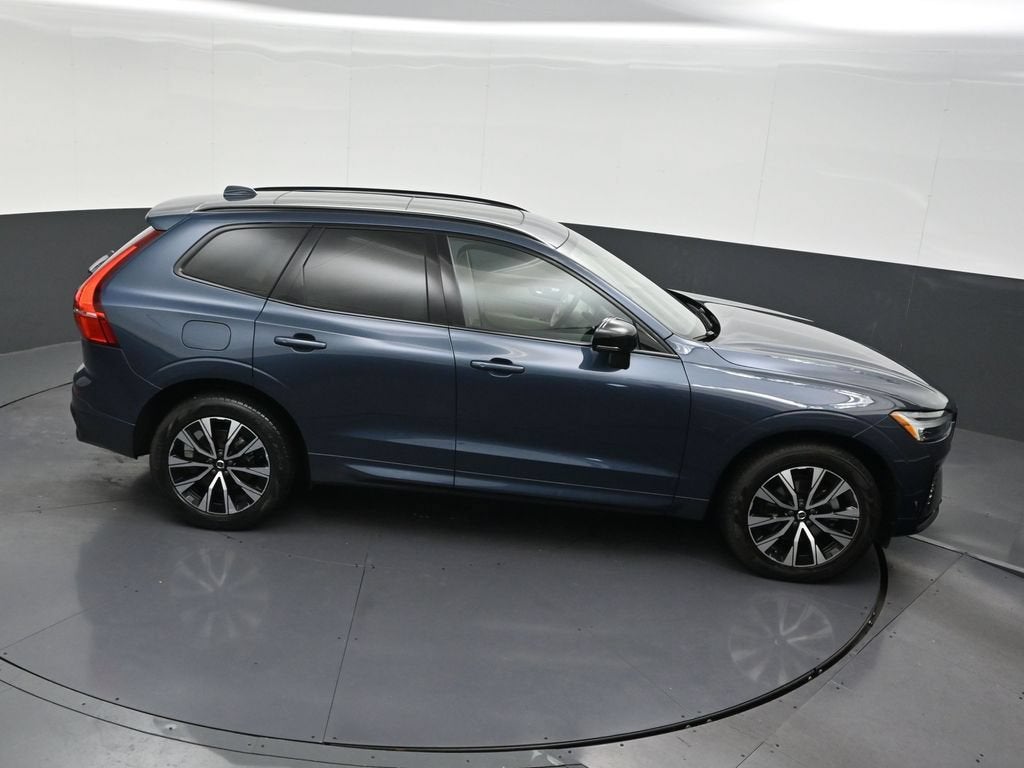 2024 Volvo XC60 Core Dark Theme
