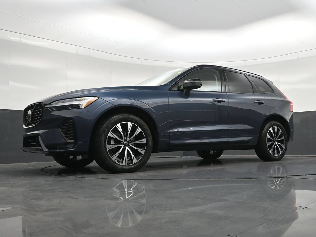 2024 Volvo XC60 Core Dark Theme