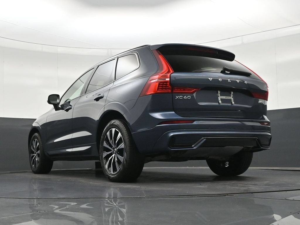 2024 Volvo XC60 Core Dark Theme