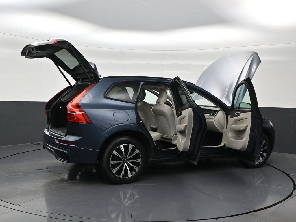 2024 Volvo XC60 Core Dark Theme