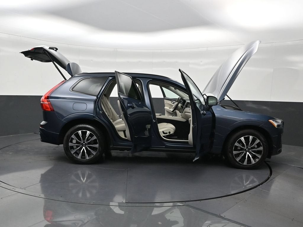 2024 Volvo XC60 Core Dark Theme