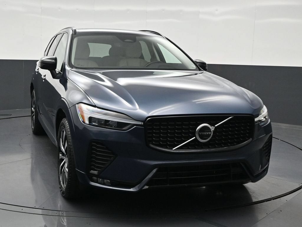 2024 Volvo XC60 Core Dark Theme