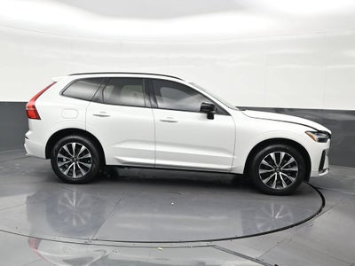 2024 Volvo XC60 B5 Core Dark Theme