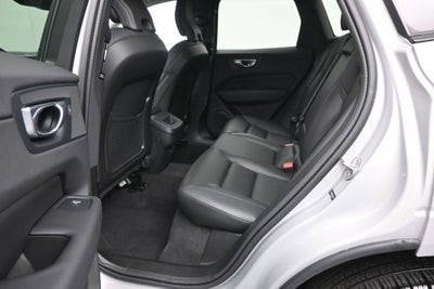 2024 Volvo XC60 B5 Core Dark Theme