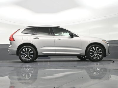 2024 Volvo XC60 B5 Core Dark Theme