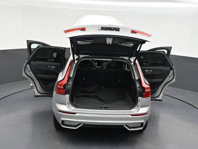 2024 Volvo XC60 B5 Core Dark Theme