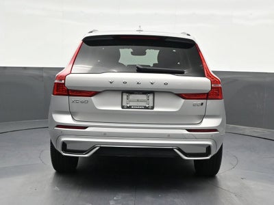2024 Volvo XC60 B5 Core Dark Theme