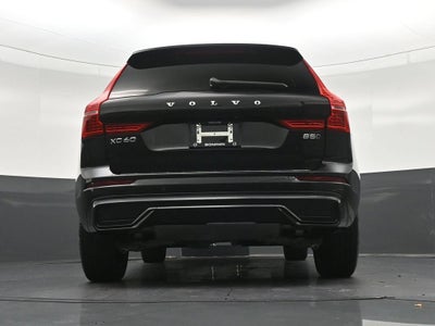 2024 Volvo XC60 B5 Core Dark Theme