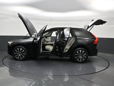 2024 Volvo XC60 B5 Core Dark Theme