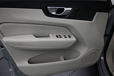 2024 Volvo XC60 Core Dark Theme