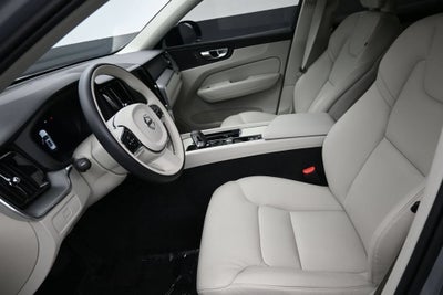 2024 Volvo XC60 Core Dark Theme