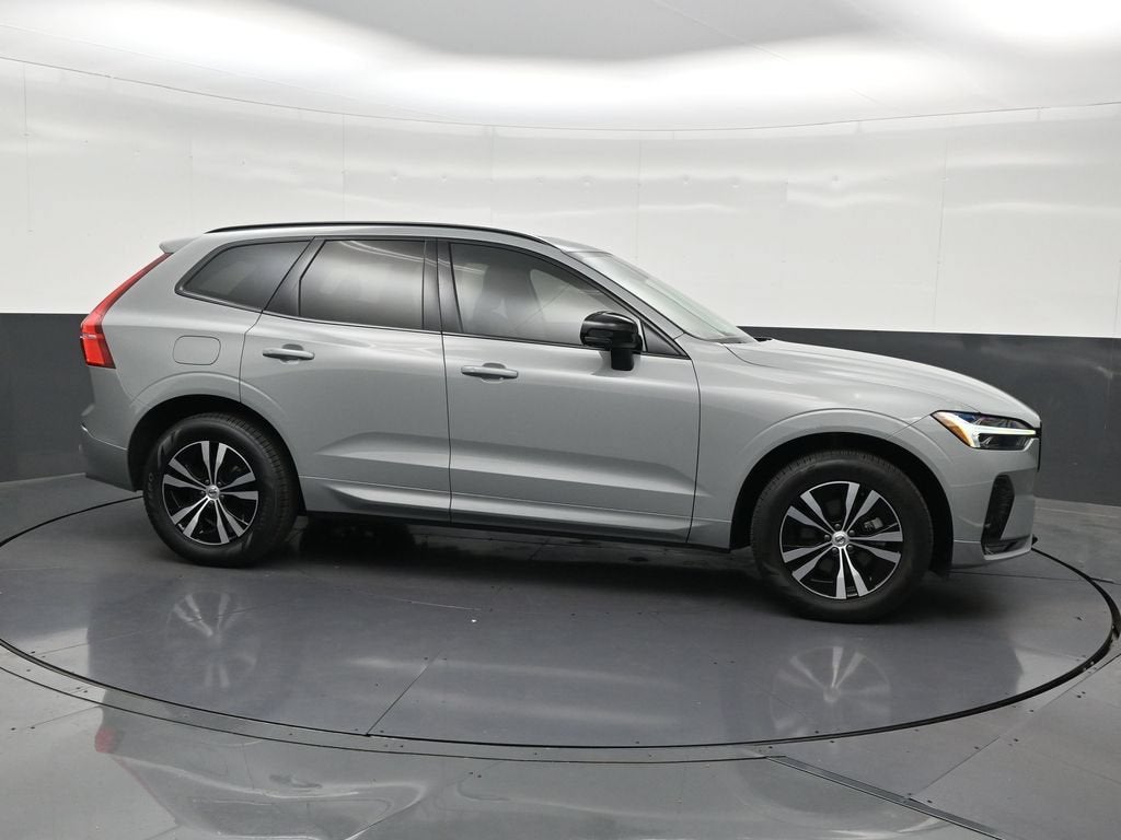 2024 Volvo XC60 Core Dark Theme
