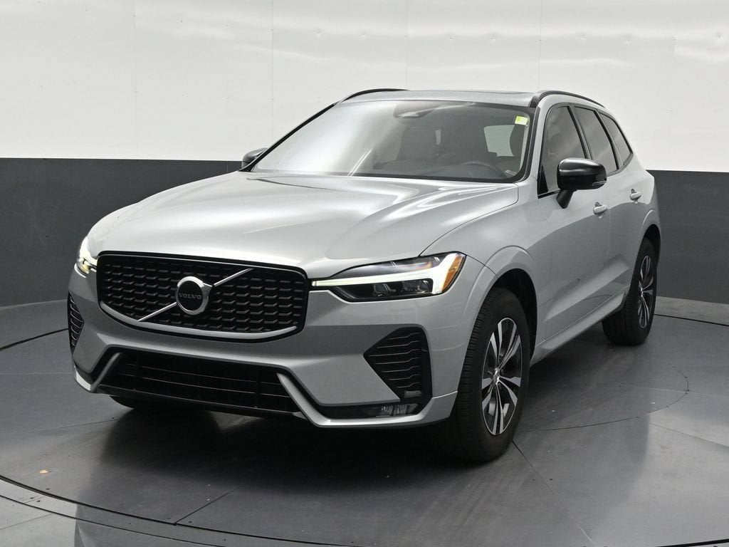 2024 Volvo XC60 Core Dark Theme