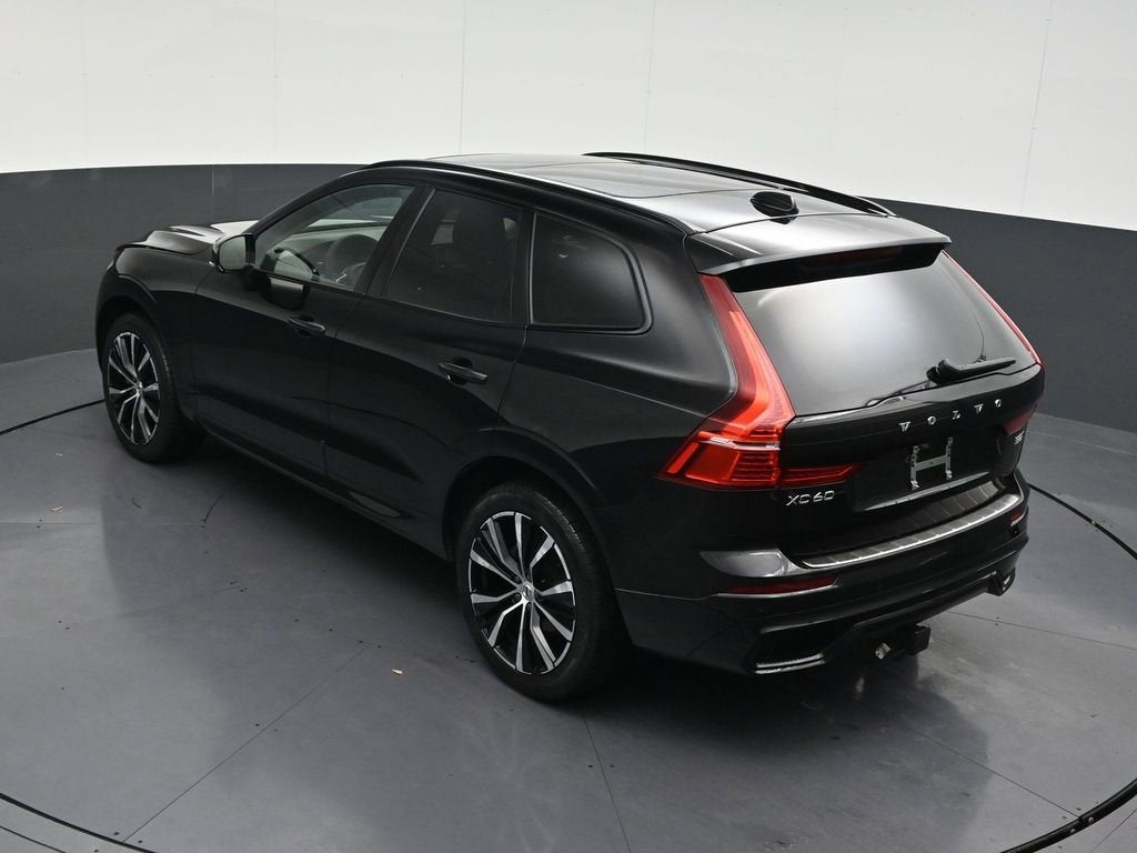 2024 Volvo XC60 B5 Plus Dark Theme