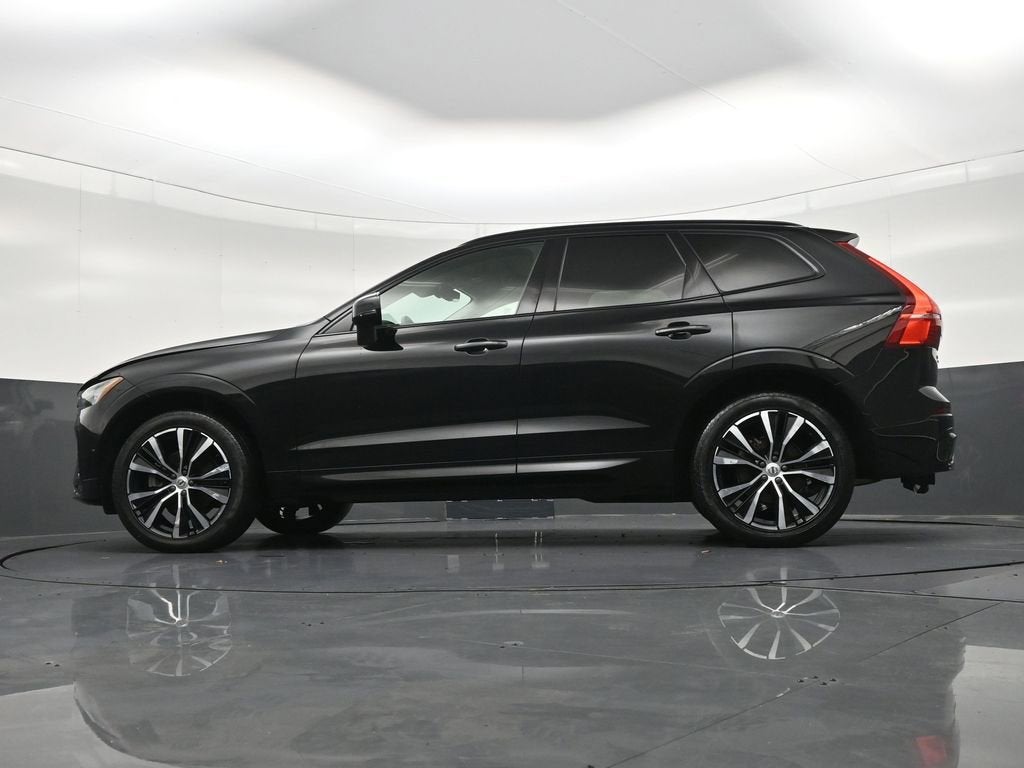 2024 Volvo XC60 B5 Plus Dark Theme