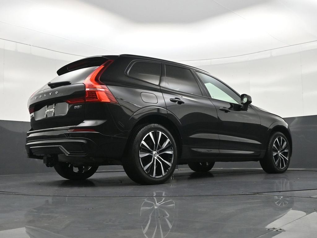 2024 Volvo XC60 B5 Plus Dark Theme