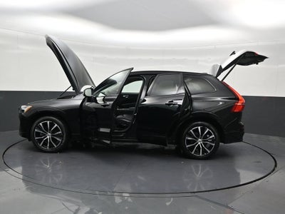 2024 Volvo XC60 B5 Plus Dark Theme