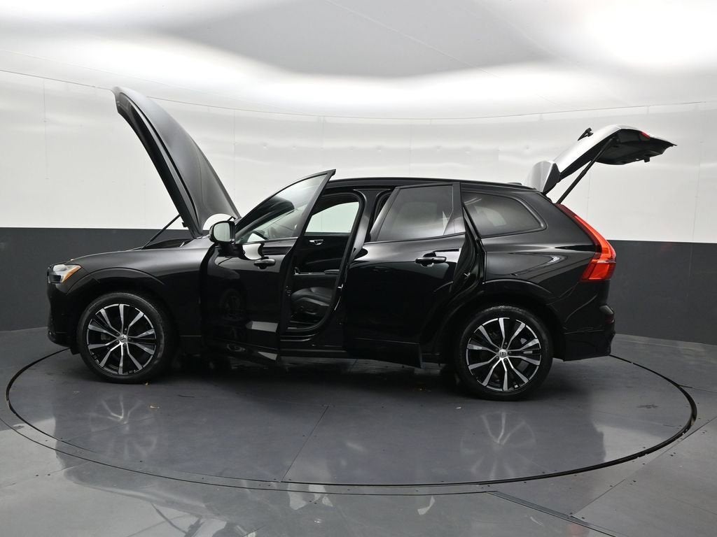 2024 Volvo XC60 B5 Plus Dark Theme