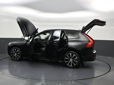2024 Volvo XC60 B5 Plus Dark Theme