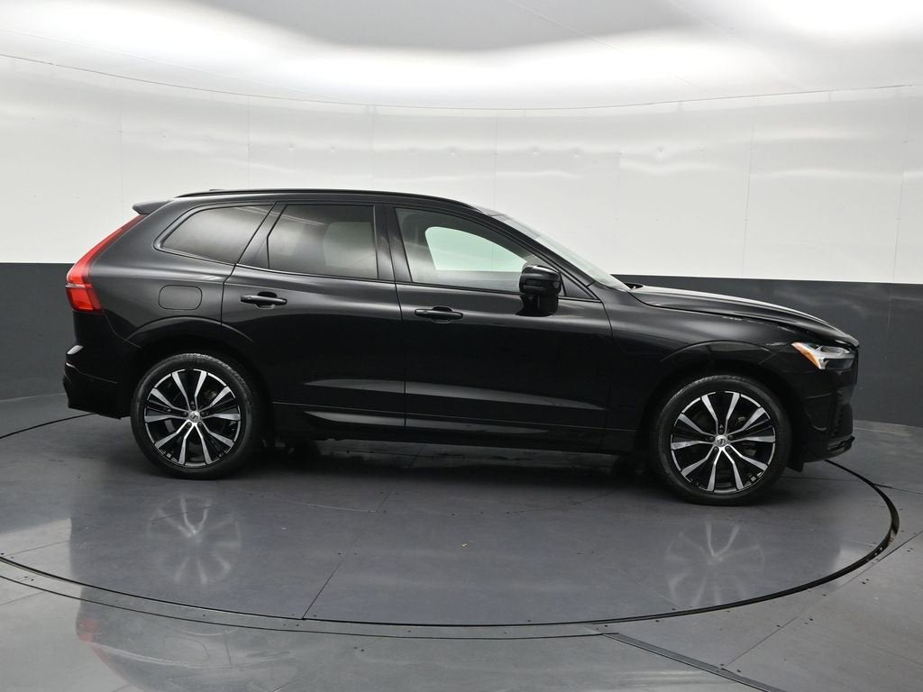 2024 Volvo XC60 B5 Plus Dark Theme