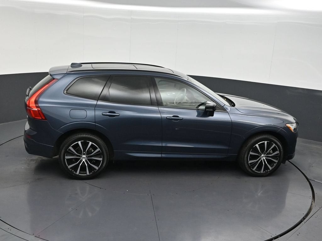 2024 Volvo XC60 B5 Plus Dark Theme