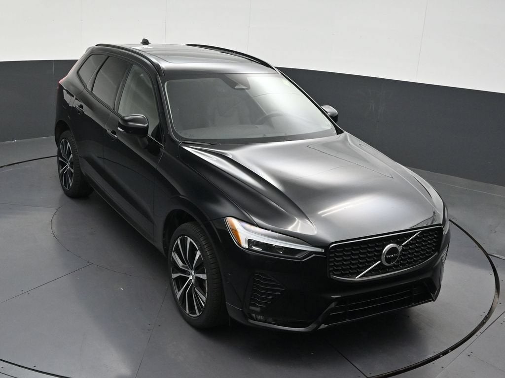 2024 Volvo XC60 Plus Dark Theme