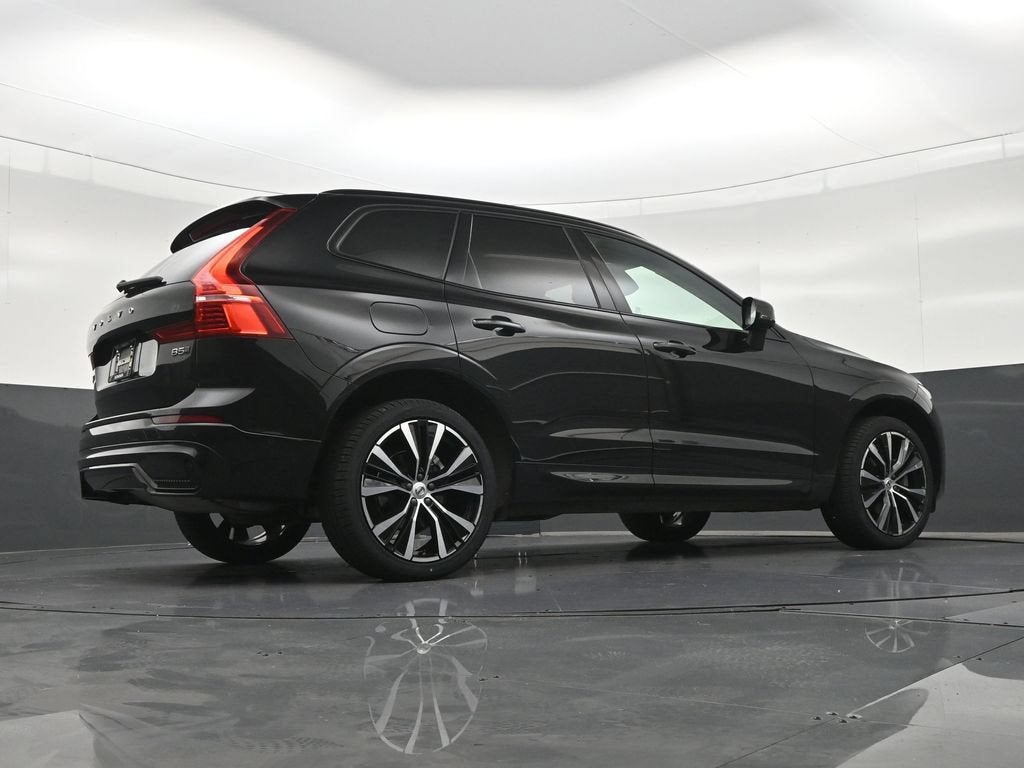 2024 Volvo XC60 Plus Dark Theme