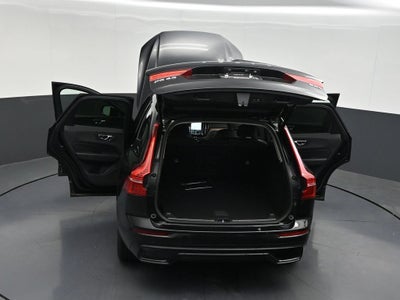 2024 Volvo XC60 Plus Dark Theme