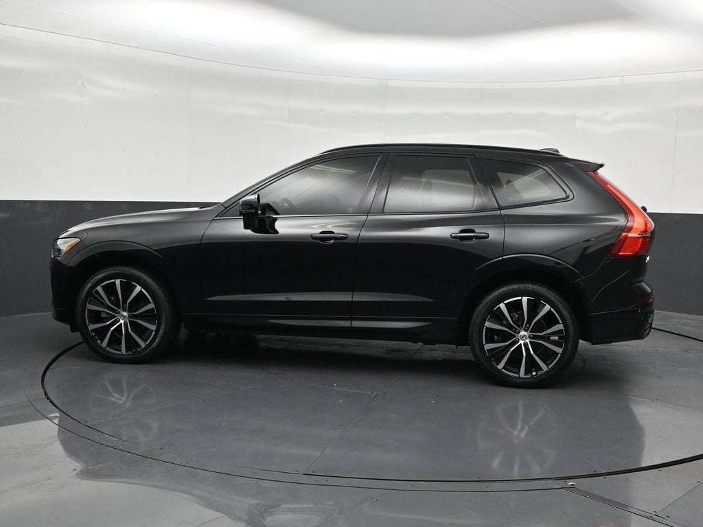 2024 Volvo XC60 Plus Dark Theme