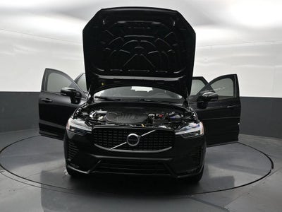 2024 Volvo XC60 Plus Dark Theme