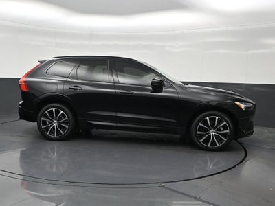 2024 Volvo XC60 Plus Dark Theme