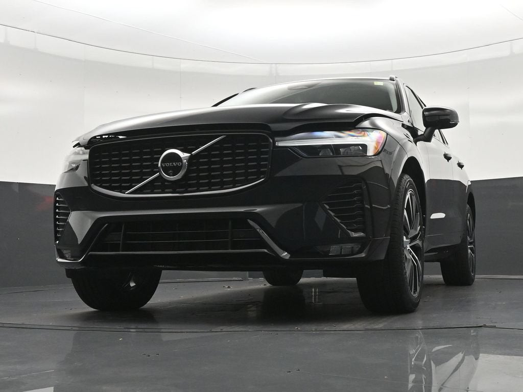 2024 Volvo XC60 B5 Plus Dark Theme