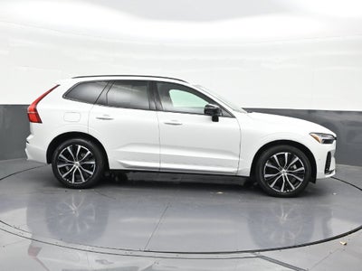 2024 Volvo XC60 Plus Dark Theme