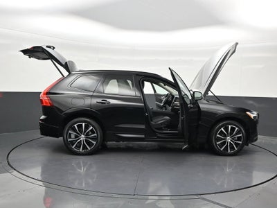 2024 Volvo XC60 Plus Dark Theme