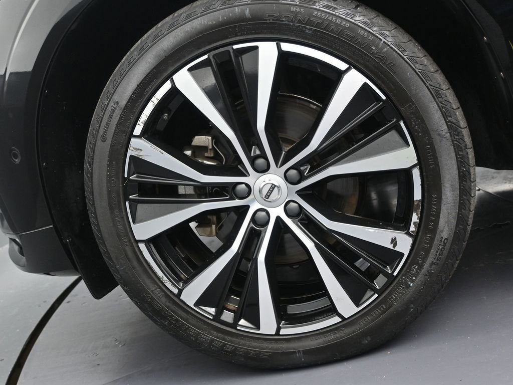 2024 Volvo XC60 Plus Dark Theme