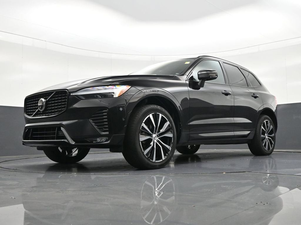 2024 Volvo XC60 Plus Dark Theme