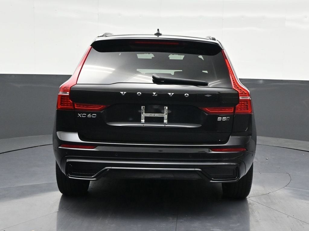 2024 Volvo XC60 Plus Dark Theme