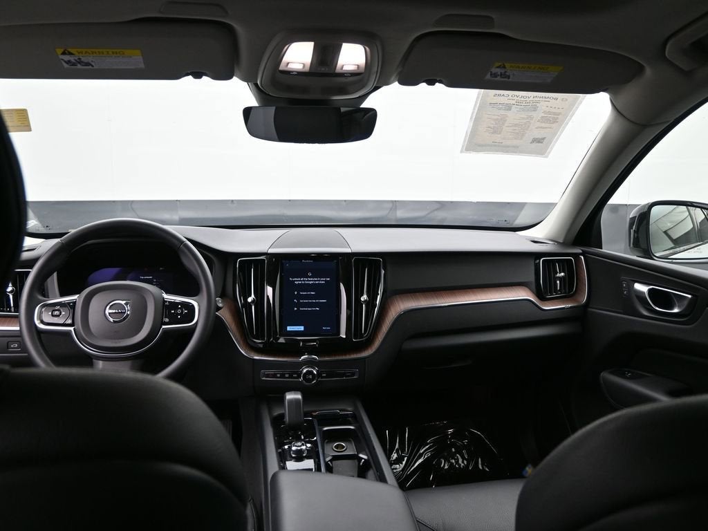 2024 Volvo XC60 Plus Dark Theme
