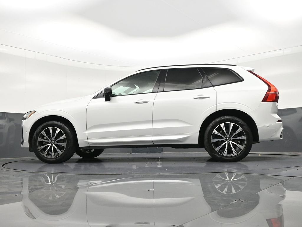 2024 Volvo XC60 Plus Dark Theme