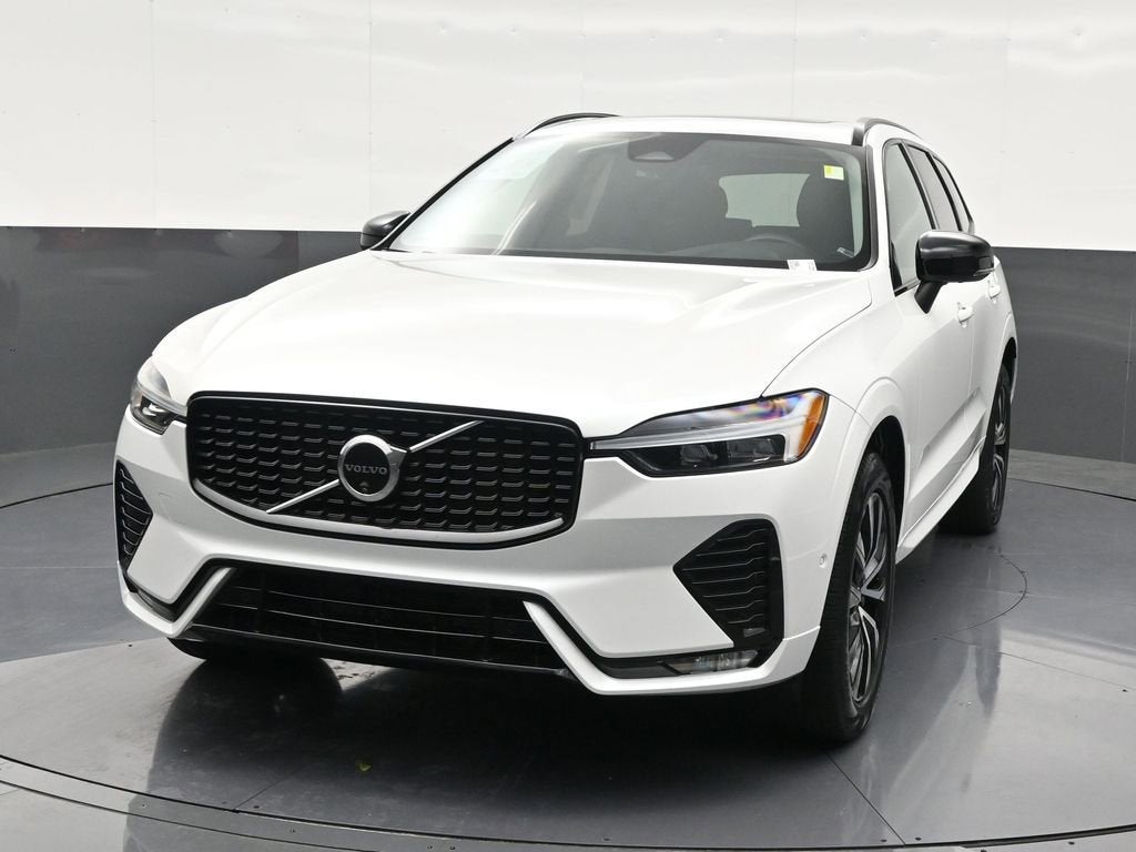 2024 Volvo XC60 Plus Dark Theme