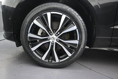 2024 Volvo XC60 Plus Dark Theme