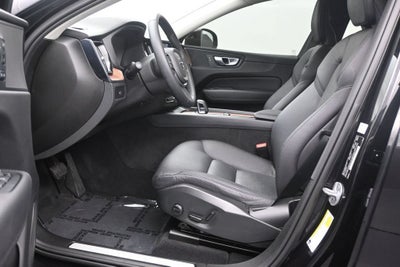 2024 Volvo XC60 Plus Dark Theme